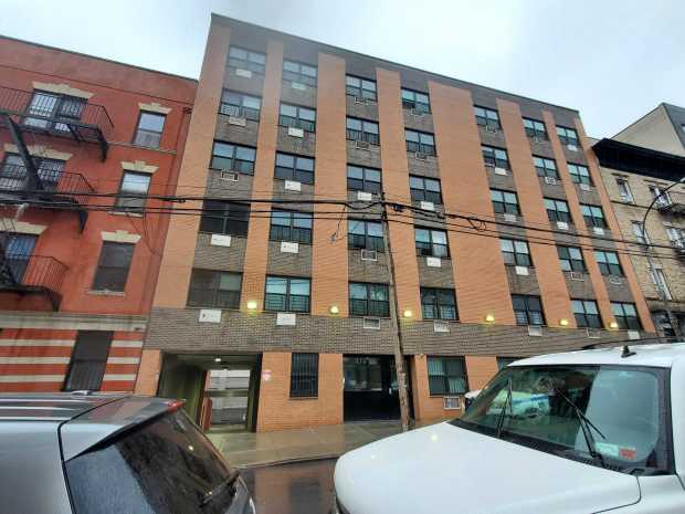 A headless human torso was found inside a sixth-floor apartment in a building on Summit Ave. near W. 162nd St. in the Bronx on Tuesday, March 5, 2024. The torso's legs and feet were attached but its arms and head are missing, a police source said. (Nicholas Williams for New York Daily News)