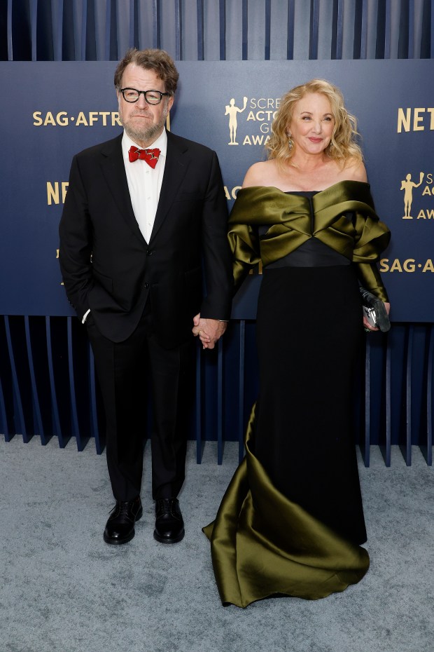 LOS ANGELES, CALIFORNIA - FEBRUARY 24: (L-R) Kenneth Lonergan and J. Smith-Cameron attend the 30th Annual Screen Actors Guild Awards at Shrine Auditorium and Expo Hall on February 24, 2024 in Los Angeles, California. (Photo by Frazer Harrison/Getty Images)