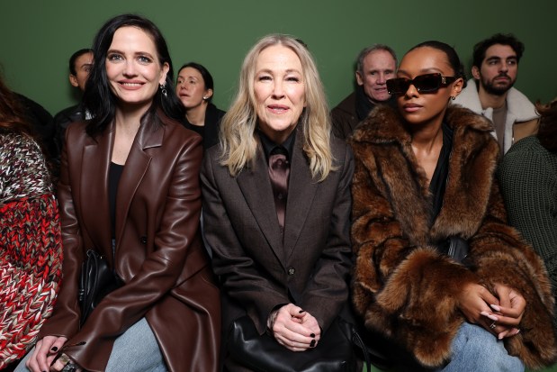 PARIS, FRANCE - MARCH 01: (L-R) Eva Green, Catherine O'Hara and Sophie Wilde attend the Loewe Womenswear Fall/Winter 2024-2025 show as part of Paris Fashion Week on March 01, 2024 in Paris, France. (Photo by Pascal Le Segretain/Getty Images for Loewe)